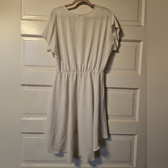 Cute White Wrap Style High Low Blouse 2XL - Picture 5 of 6